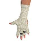 Fishing Simms Solarflex Sunglove with wavy pattern on a white background